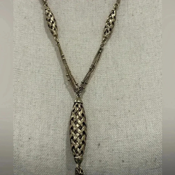 Pretty necklace - Picture 1 of 8